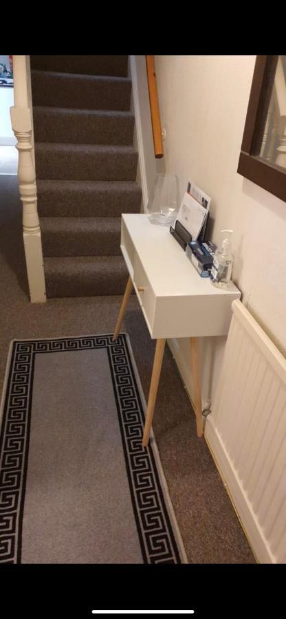 Canterbury Guest House - Large Room, Near City Centre *