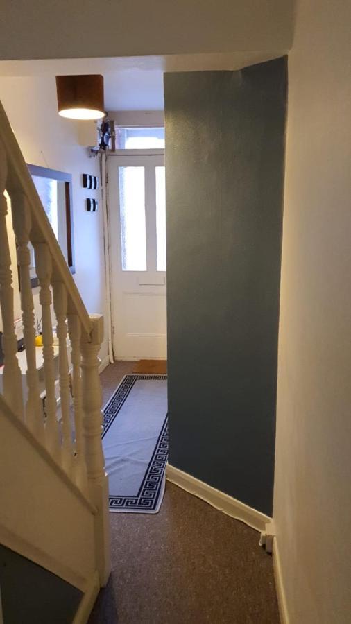 Canterbury Guest House - Large Room, Near City Centre Homestay *